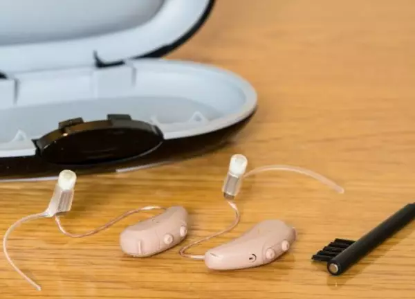 Tippek a hallókészülék napi tisztítására és ápolására Tippek a hallókészülék napi tisztítására és ápolására