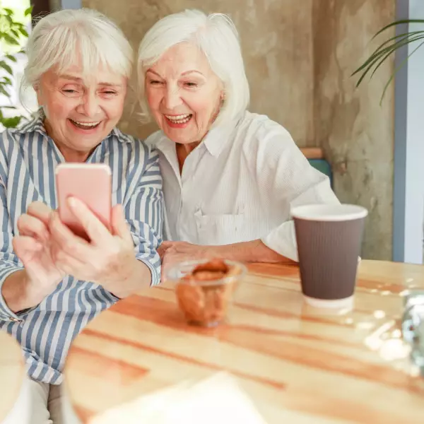 Nincs egyedül Nincs egyedül