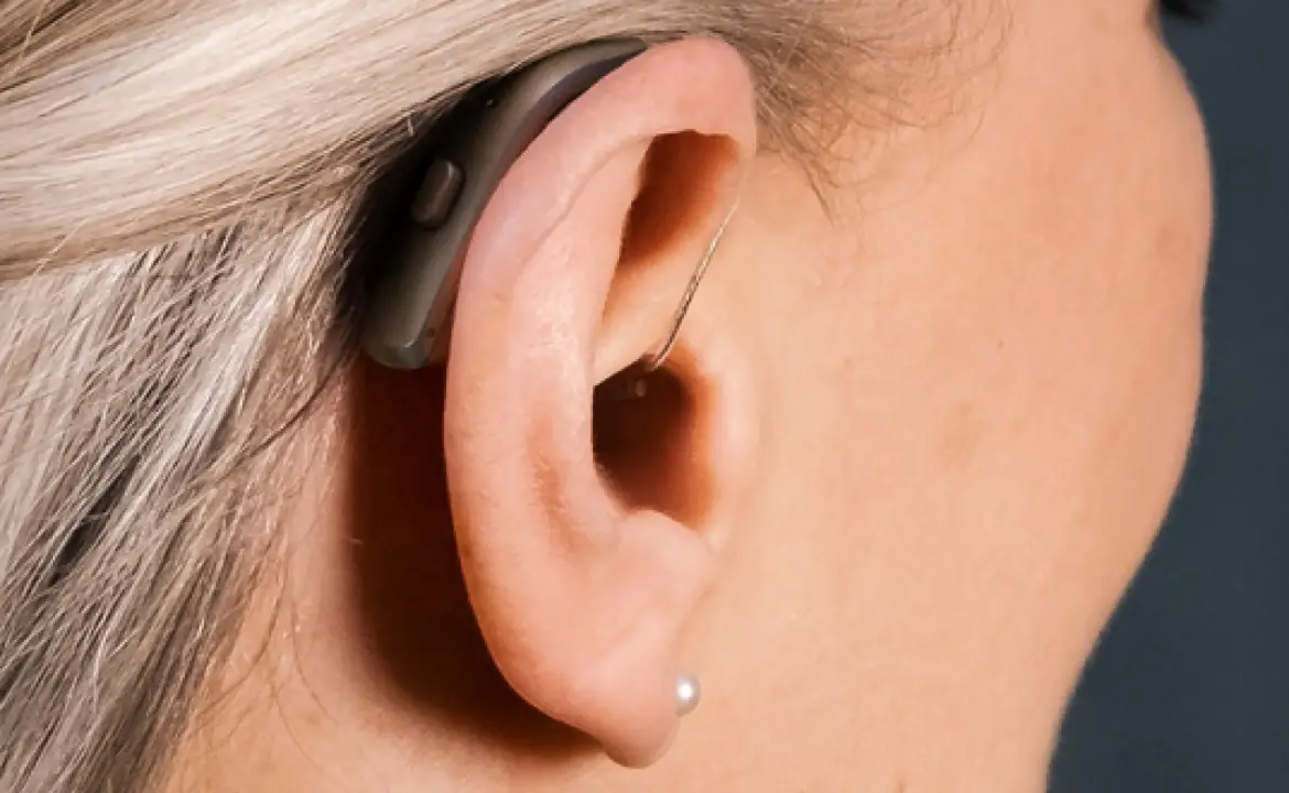 fül mögötti hallókészülék