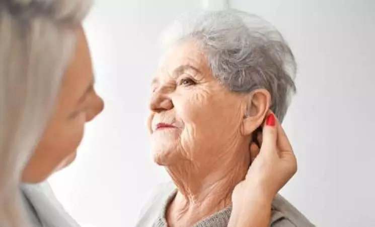 Miért fontosak a hallókészülék funkciói és miért veszélyes a halláserősítő?