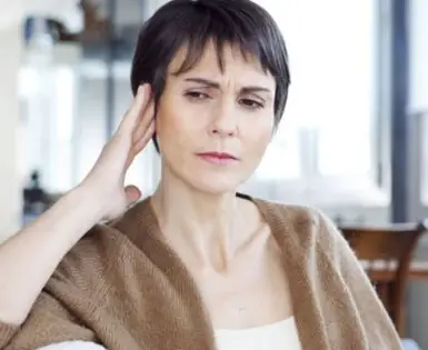 A fülzúgás előjele lehet az Alzheimer- és a Parkinson-kórnak?